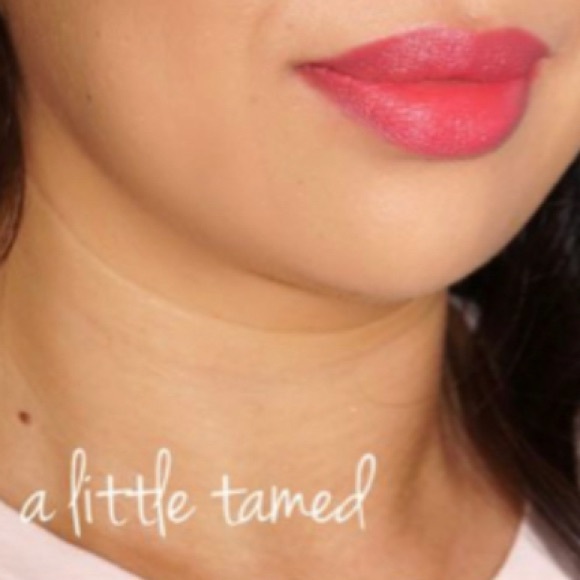 MAC Powder Kiss Lipstick A LITTLE TAMED 301 - Picture 3 of 12